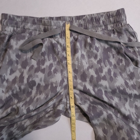 Cloth & Stone Jogger Pants XS Wide Leg Grey Animal Print Abstract Tencel - Picture 11 of 12